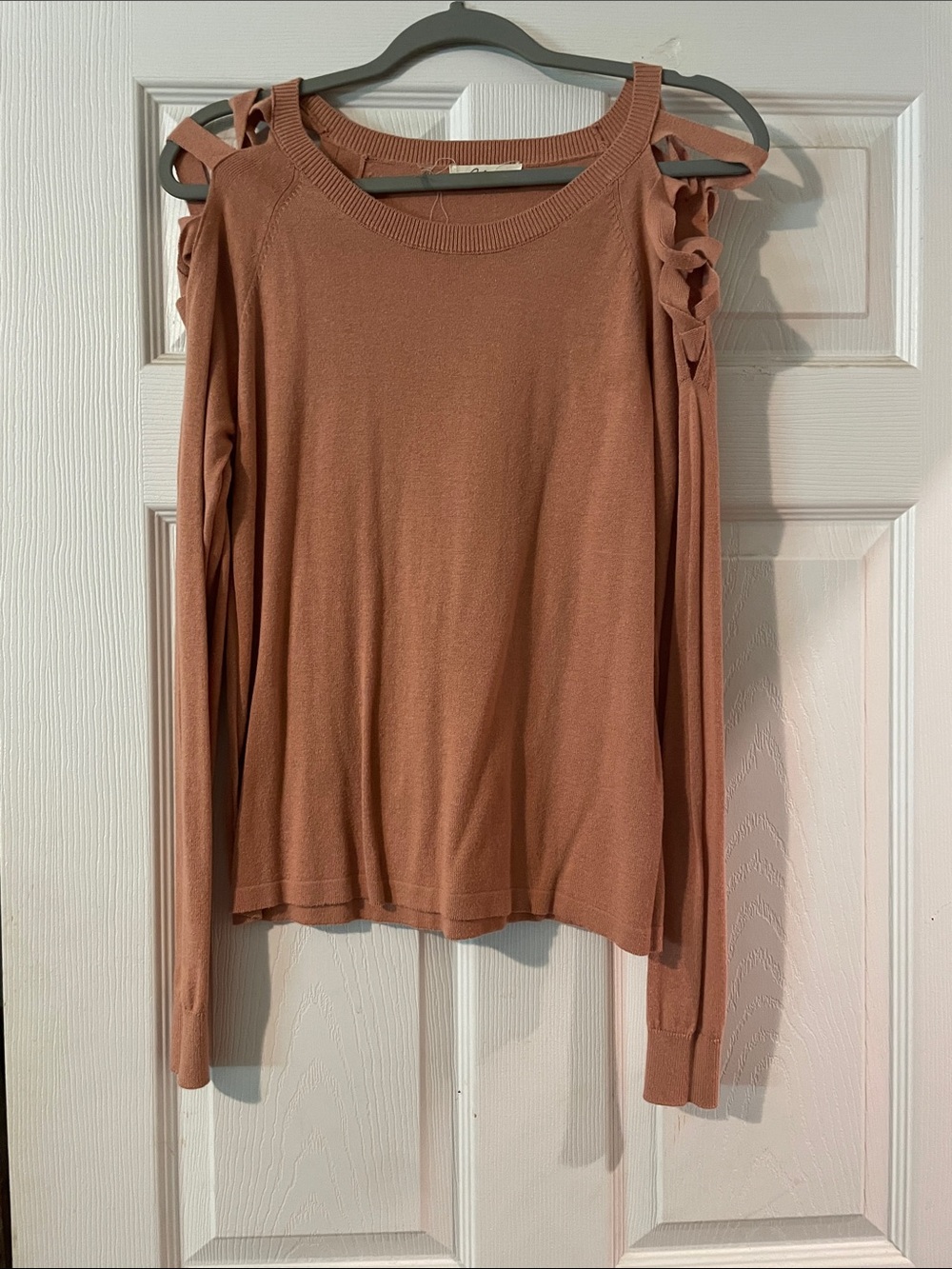 Elan Mauve Cold-Shoulder Ruffle Knit Top
